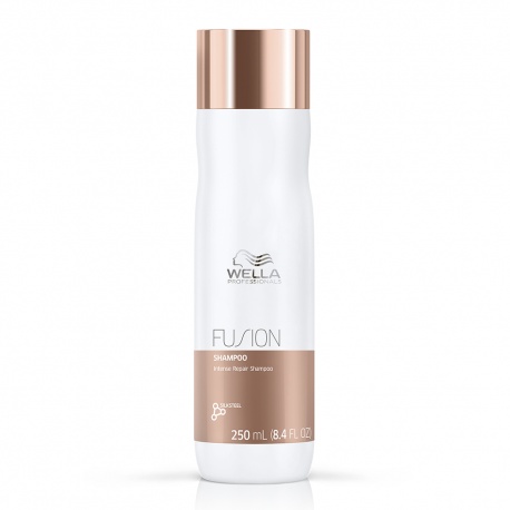 Wella Professionals Fusion Intense Repair Shampoo Atkuriamasis šampūnas 250 ML